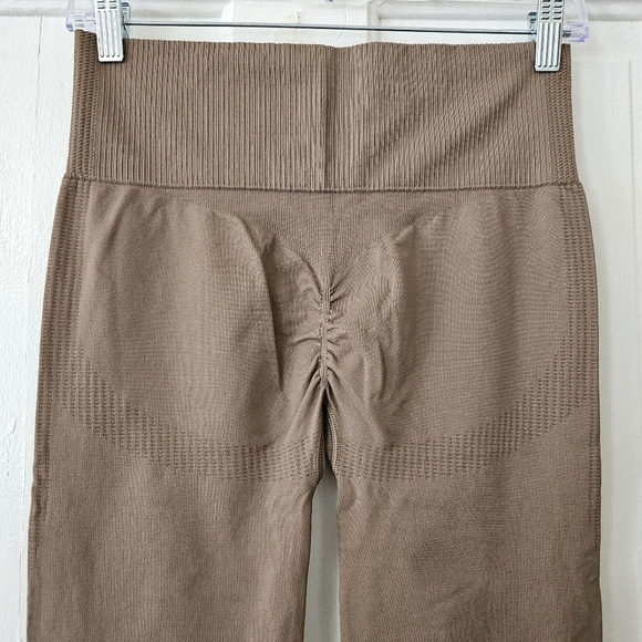 Women's Best Power Seamless Scrunch Regular Length Leggings Caribou Size Large - Picture 4 of 7